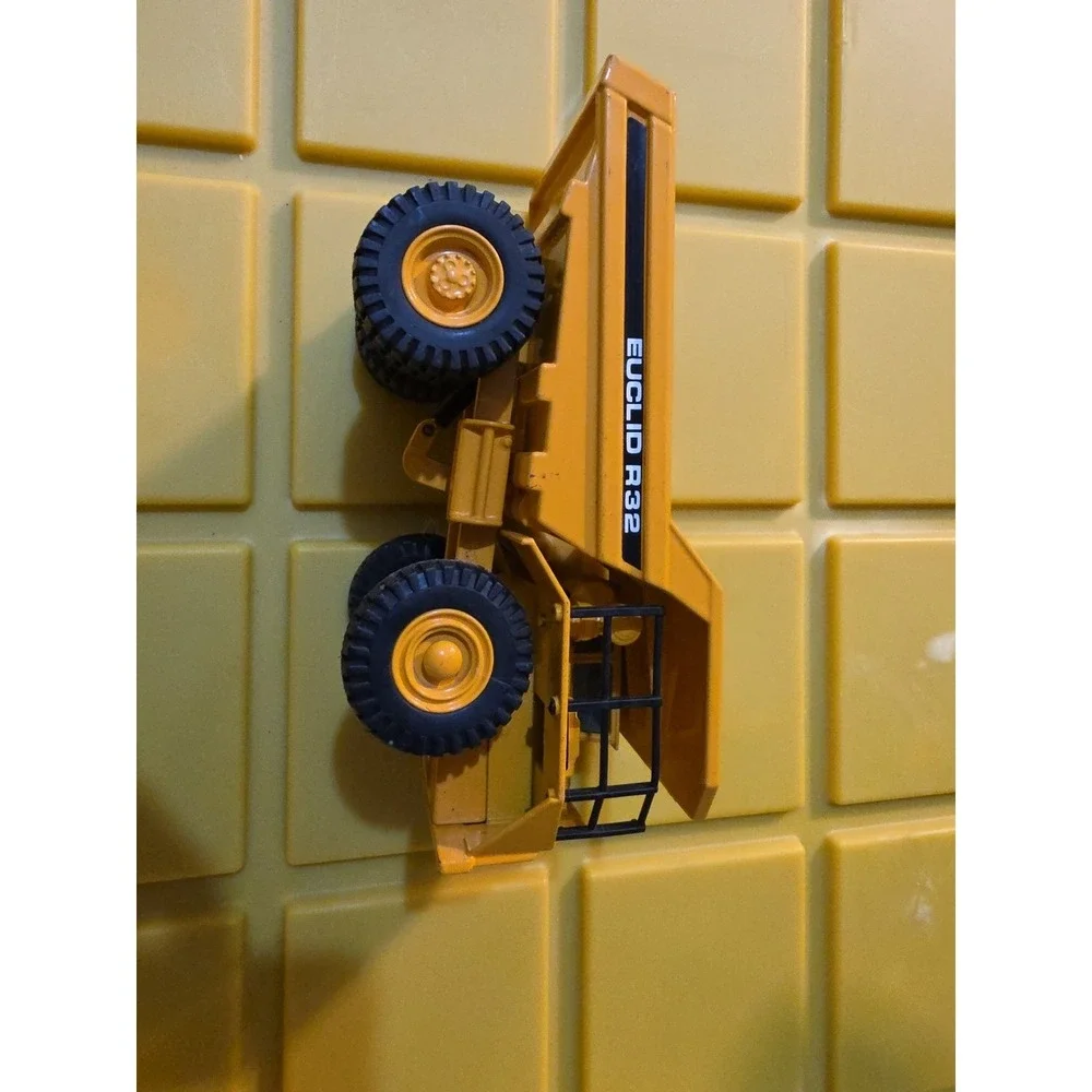Caterpillar Compact Dumpertruck 1/50‎ ( Vintage JOAL, CAT)